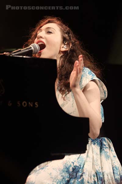 REGINA SPEKTOR - 2012-07-05 - PARIS - Le Trianon - 